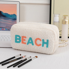 跨境新款化妆收纳包毛绒高颜值可爱便携拉链旅行化妆包毛巾绣花