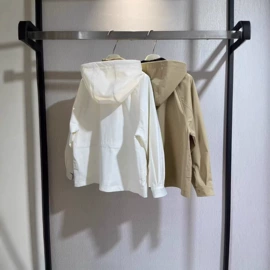 男式夹克;女式风衣;男式休闲裤