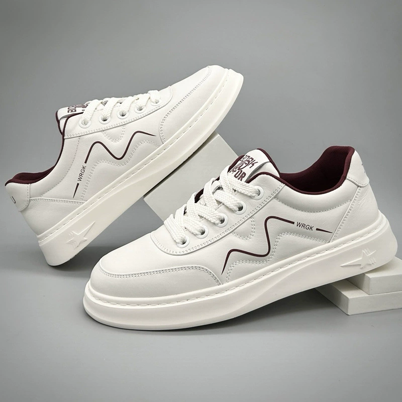 2025 новый первый слой кожаной мужской обуви тренд дикий дышащий мягкий и легкий нижний кожаный маленький белый туфли повседневная обувь для мужчин