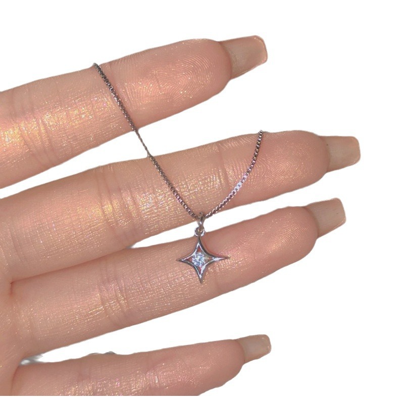 Collier Étoile à Quatre Branches Soleil Levant, Design Haut de Gamme, Style Simple et Tendance sur Instagram, À la fois Doux et Cool._voghion.com