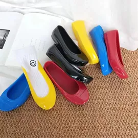 平底拖鞋;平底凉鞋;女式雨鞋