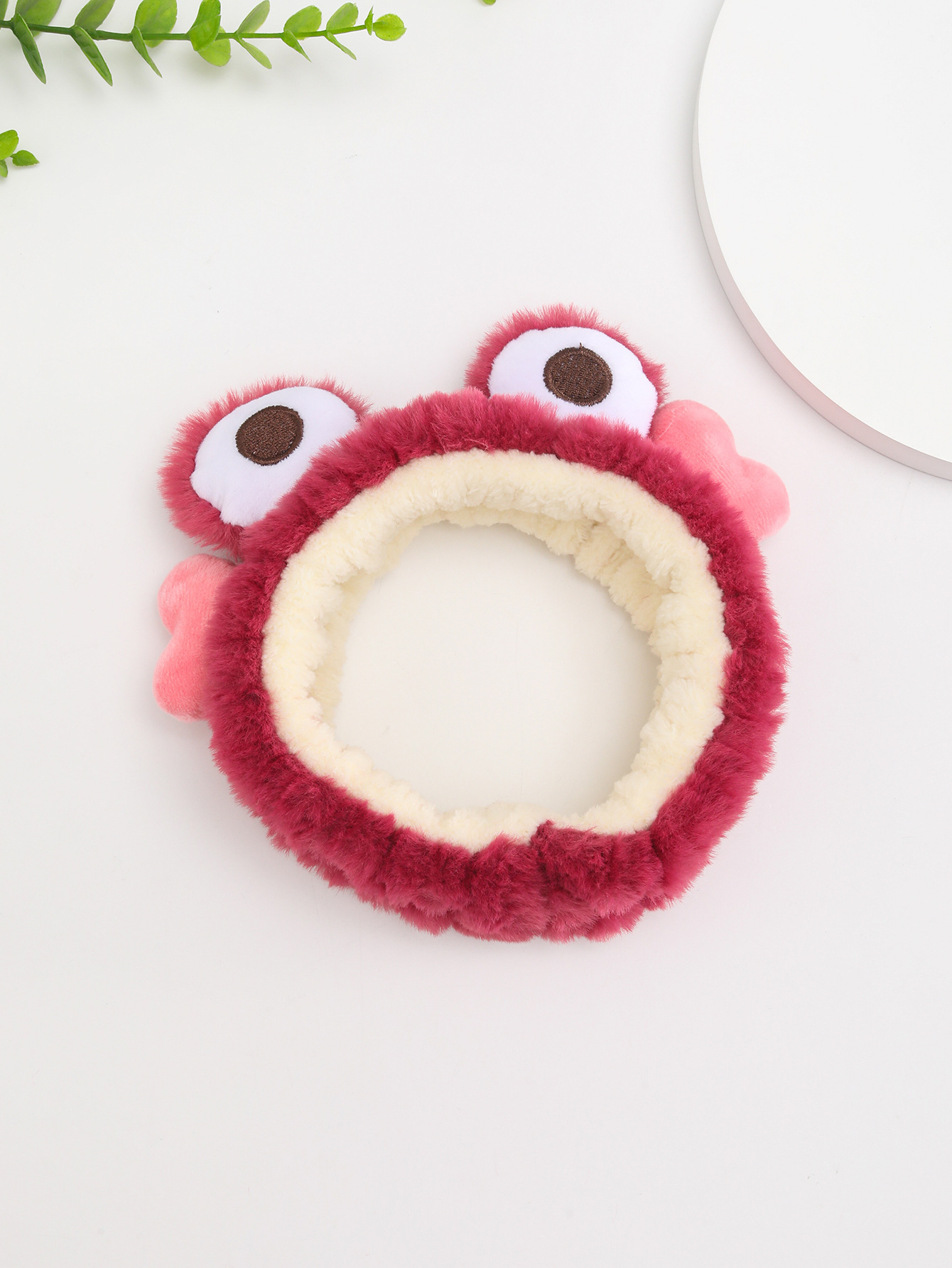 Diadema de felpa de dibujos animados de otoño e invierno, diadema de amor de ojos de rana verde, oso de fresa, accesorios para el cabello a juego, muñequera al por mayor