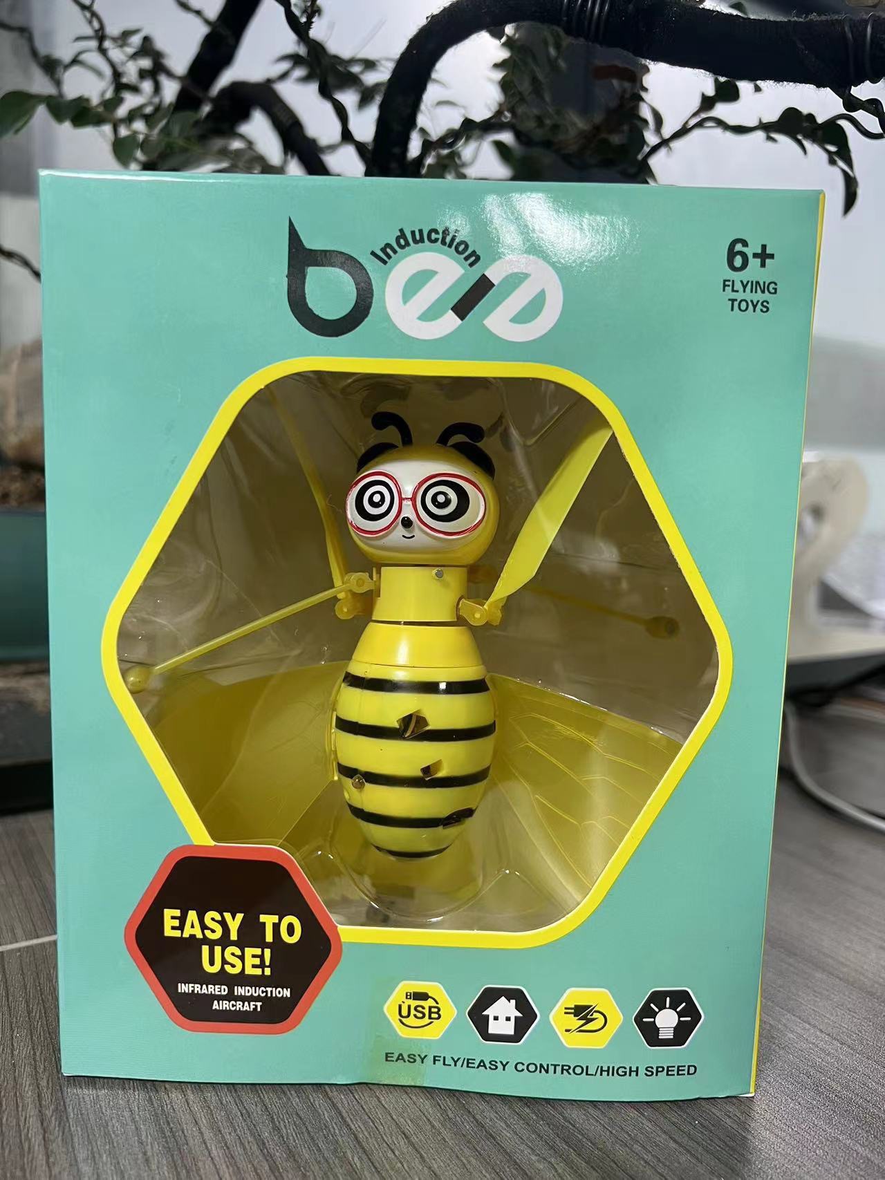Avión de Inducción con Forma de Abeja de Plástico con Control Remoto para Niños