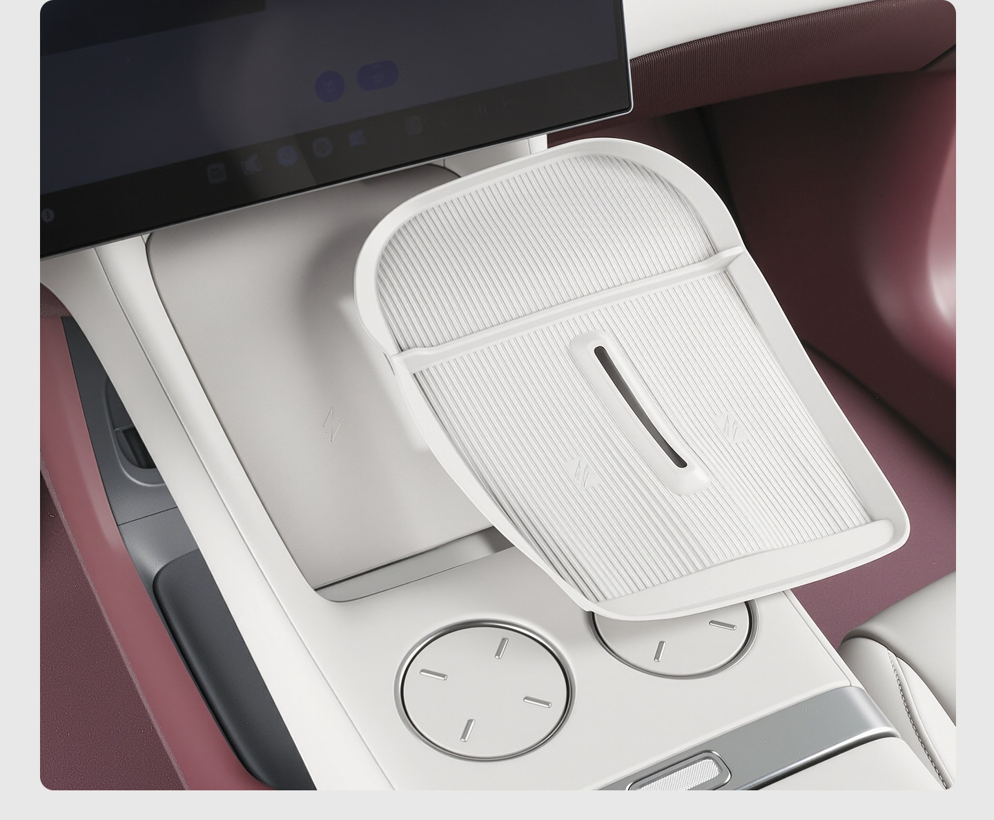 Suitable for Xiaomi YU7 wireless charging dustproof protective pad, silicone non-slip center console gear shift interior modification accessories