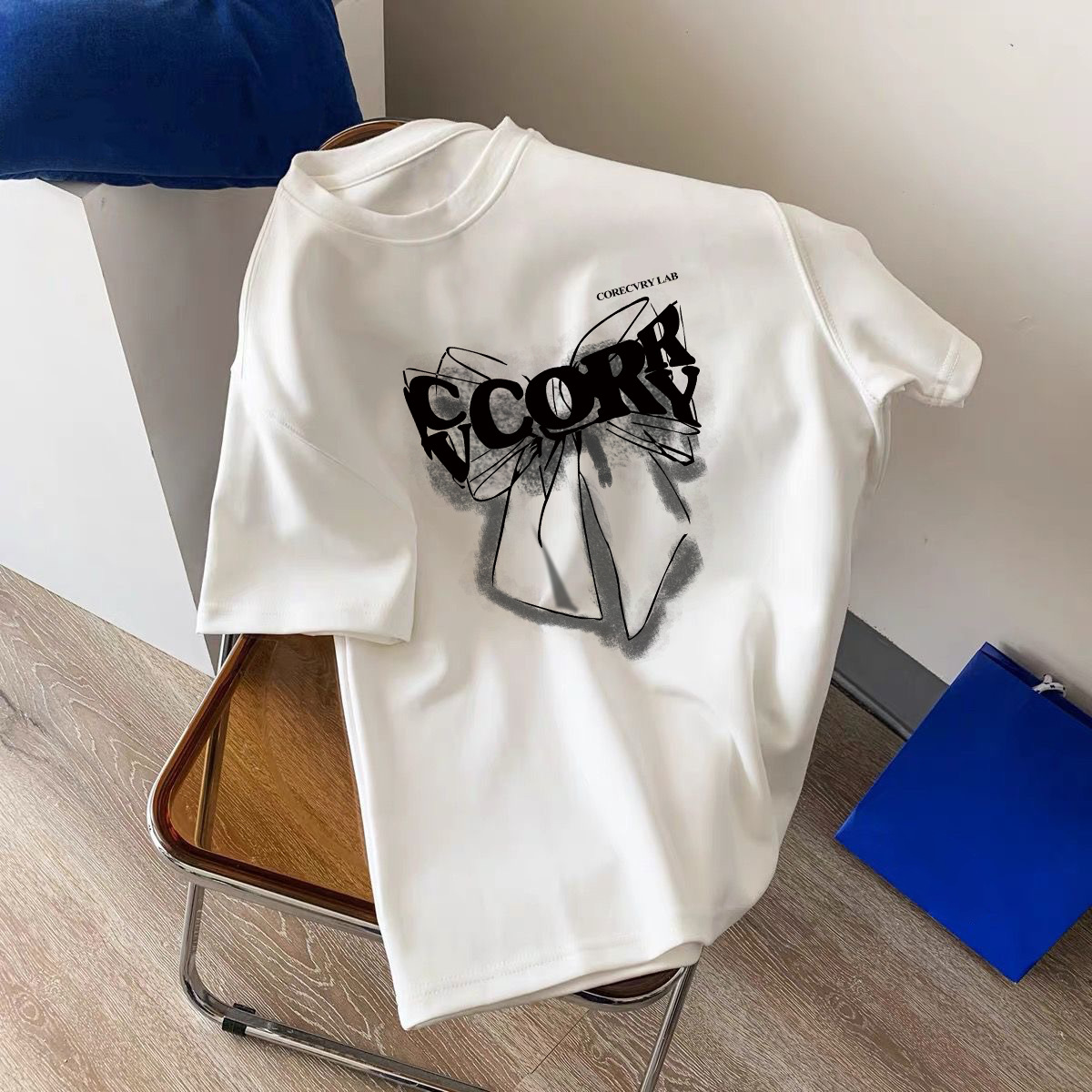 Camiseta fina de verano con estampado de letras moderno, cuello redondo, manga corta, camiseta informal versátil y moderna para hombre. image 5