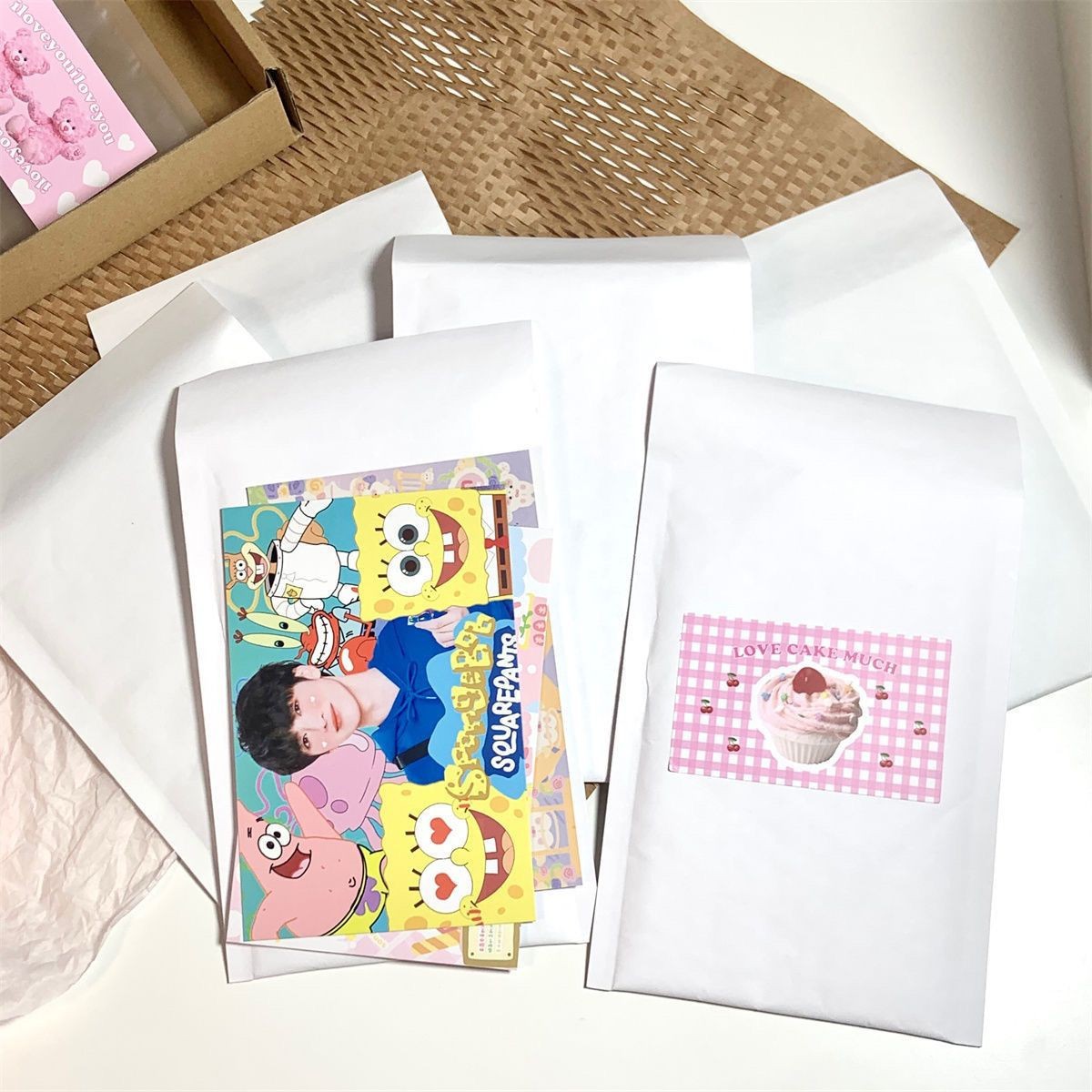 Entrega de la tarjeta esencial ins bolsa de burbuja de papel Kraft Blanco Bolsa De sobre bolsa de embalaje de tarjeta pequeña bolsa autoadhesiva a prueba de golpes de alto aspecto