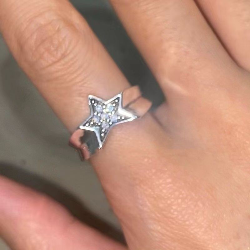 Irregular Pentagram Ring With Sparkling Diamonds Vintage Star_voghion.com