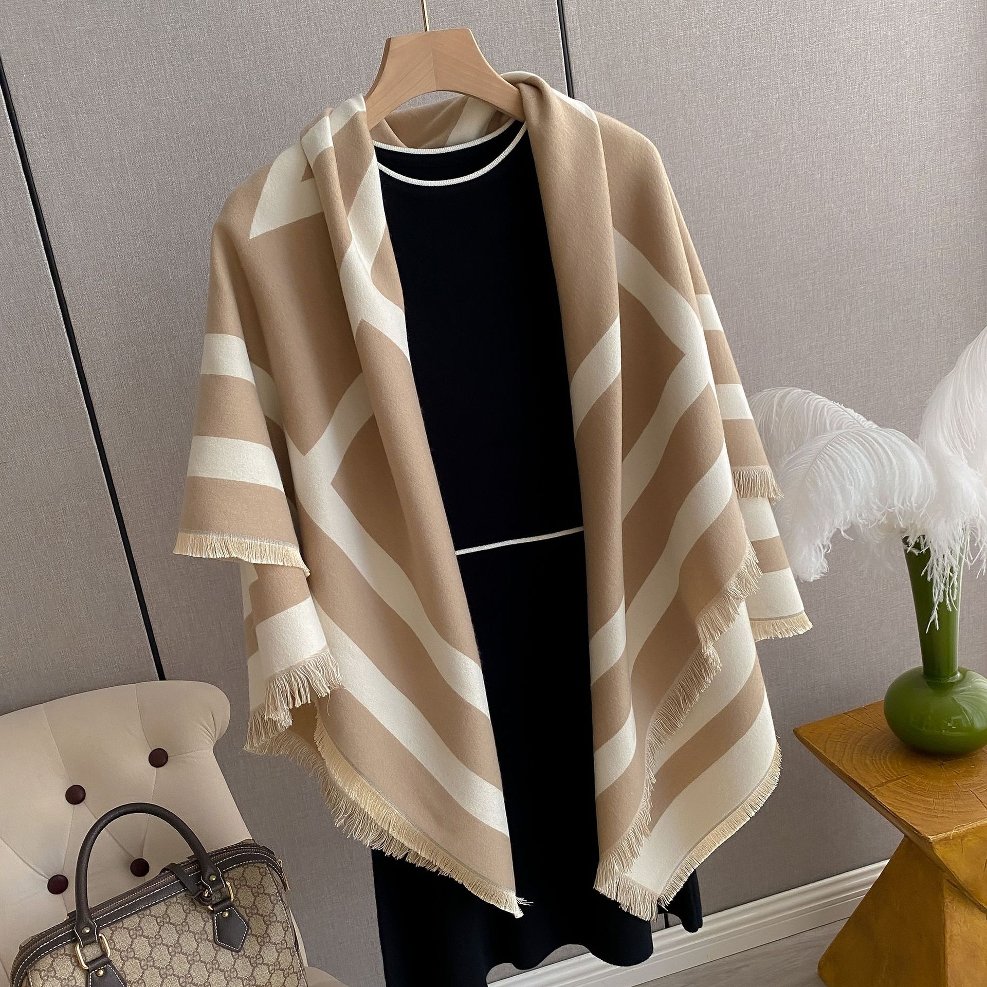 2023 Otoño e Invierno Nueva carta MO bufanda de cachemir de doble cara mantón de la habitación con aire acondicionado ropa exterior de viaje capa engrosada para las mujeres