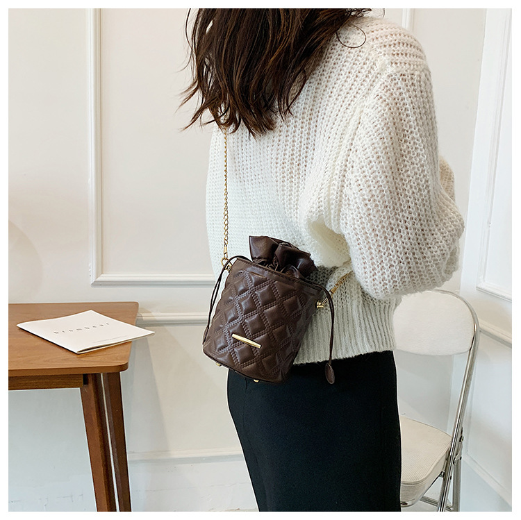 This Year's Popular Chain Bag For Women 2022 New Fashion Shoulder Trendy Crossbody Bag Mini Bucket Small Bag display picture 13