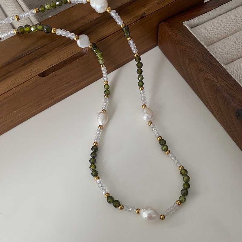 Collar con cuentas de ojo de tigre Maillard Cadena de suéter de otoño e invierno de alta calidad Acero de titanio Cadena de clavícula de piedra natural retro de lujo ligero