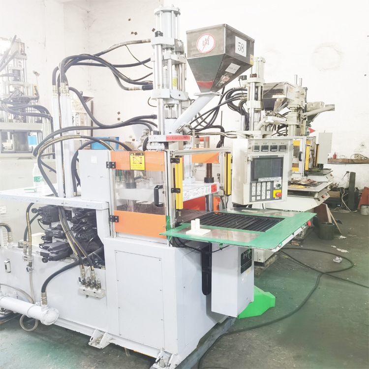 百塑35吨立式高速滑板注塑机