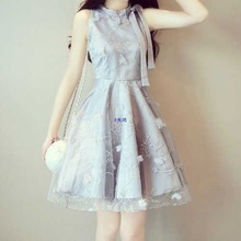 夏装甜美系带蝴蝶结仙女气质立体花朵复古刺绣蓬蓬公主背心连衣裙