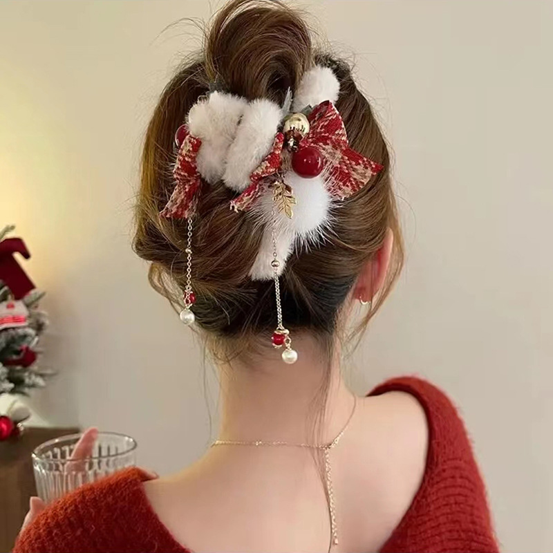 50g Weight Hair Clip, Hair Claws Hair Accessories Type 1 Piece Quantity Daily, Party, Festival Occasion Plush Material Christmas Festival Bow Knot Pattern Women's Gender Sweet Style Christmas Sweet Women's Bow Knot Plush Hair Clip Hair Claws 2