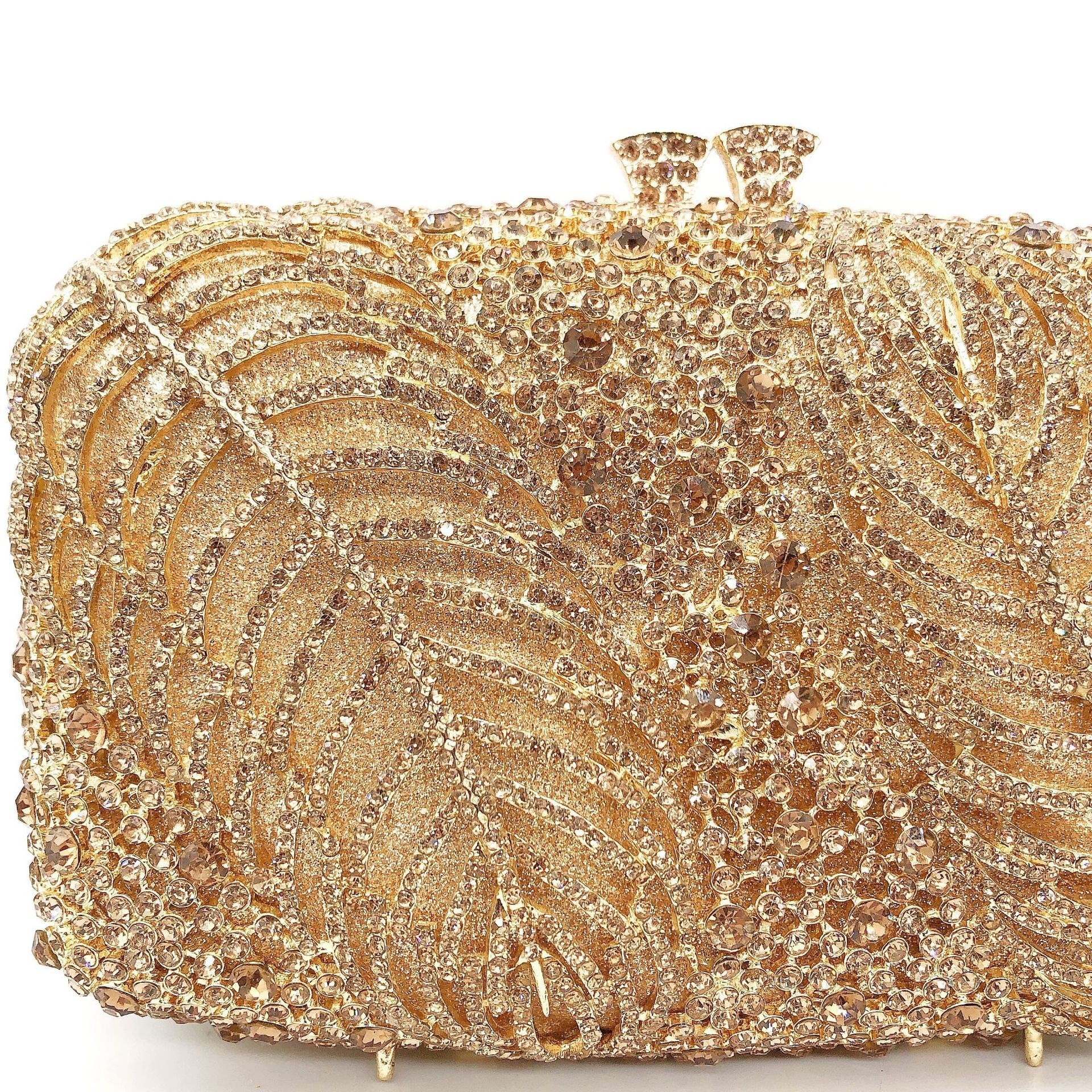Luz lujosa brillante bolsa de diamantes para banquete europea y americana de diamantes de mano bolsa de mujer bolsa de metal hueco de moda bolsa