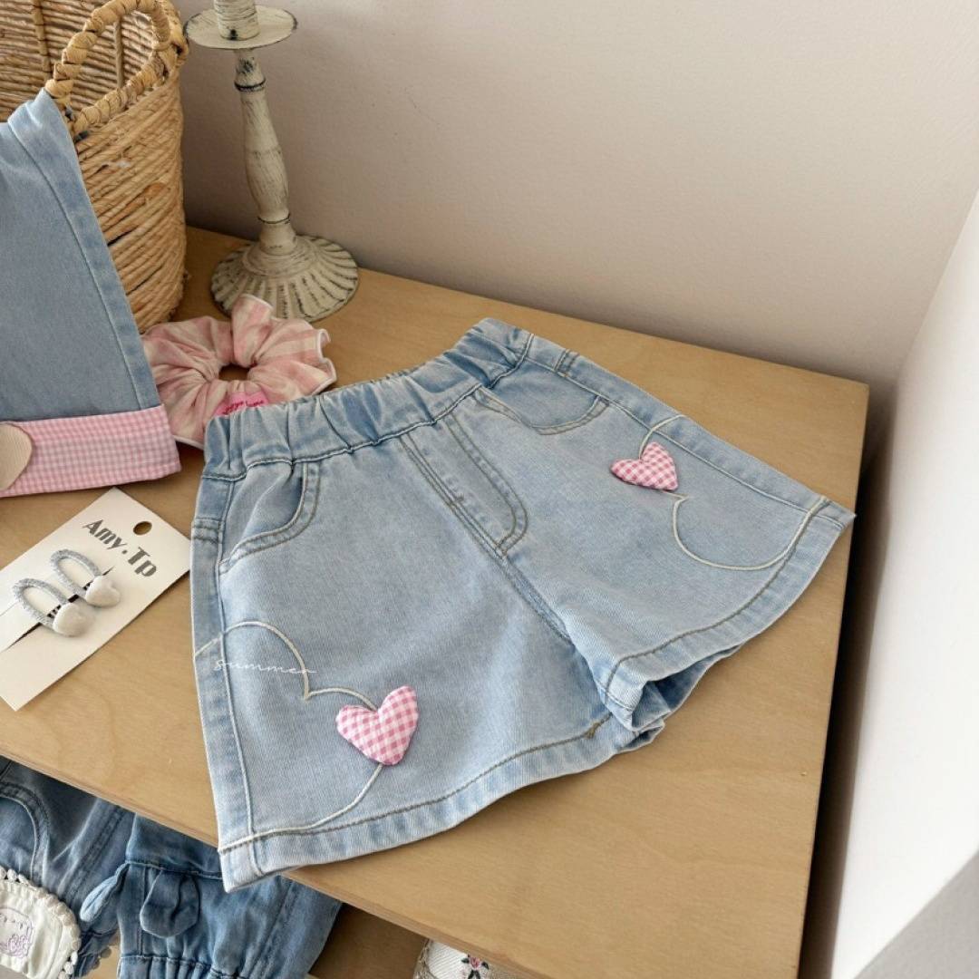 Children's Star Round Girls Pantalones cortos de mezclilla Nuevo estilo estilo estilo occidental, niños pequeños y medianos, pantalones de amor para bebés, pantalones calientes de todo fósforo de verano image 3