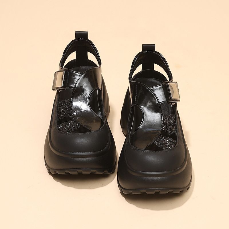 2026 verano nuevo estilo de moda hombre pequeño sale sandalias de mujer multifuncional muffin hueco para aumentar la altura de las zapatillas