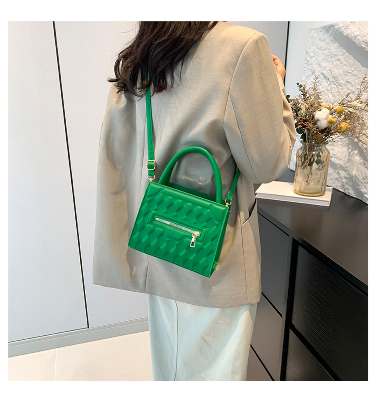 Simplified diamond grid embossed women's handbag 2024 new solid color Korean version stylish single shoulder crossbody_voghion.com