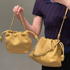 2024新款楊冪同款真皮抽繩鏈條福袋雲朵包時尚單肩斜挎手拎水桶包