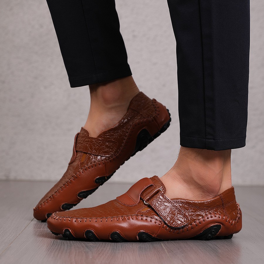 Zapatos de cuero casuales de invierno transfronterizos zapatos perezosos con cremallera lateral para hombres zapatos de negocios para hombres británicos zapatos de guisantes ligeros zapatos para hombres