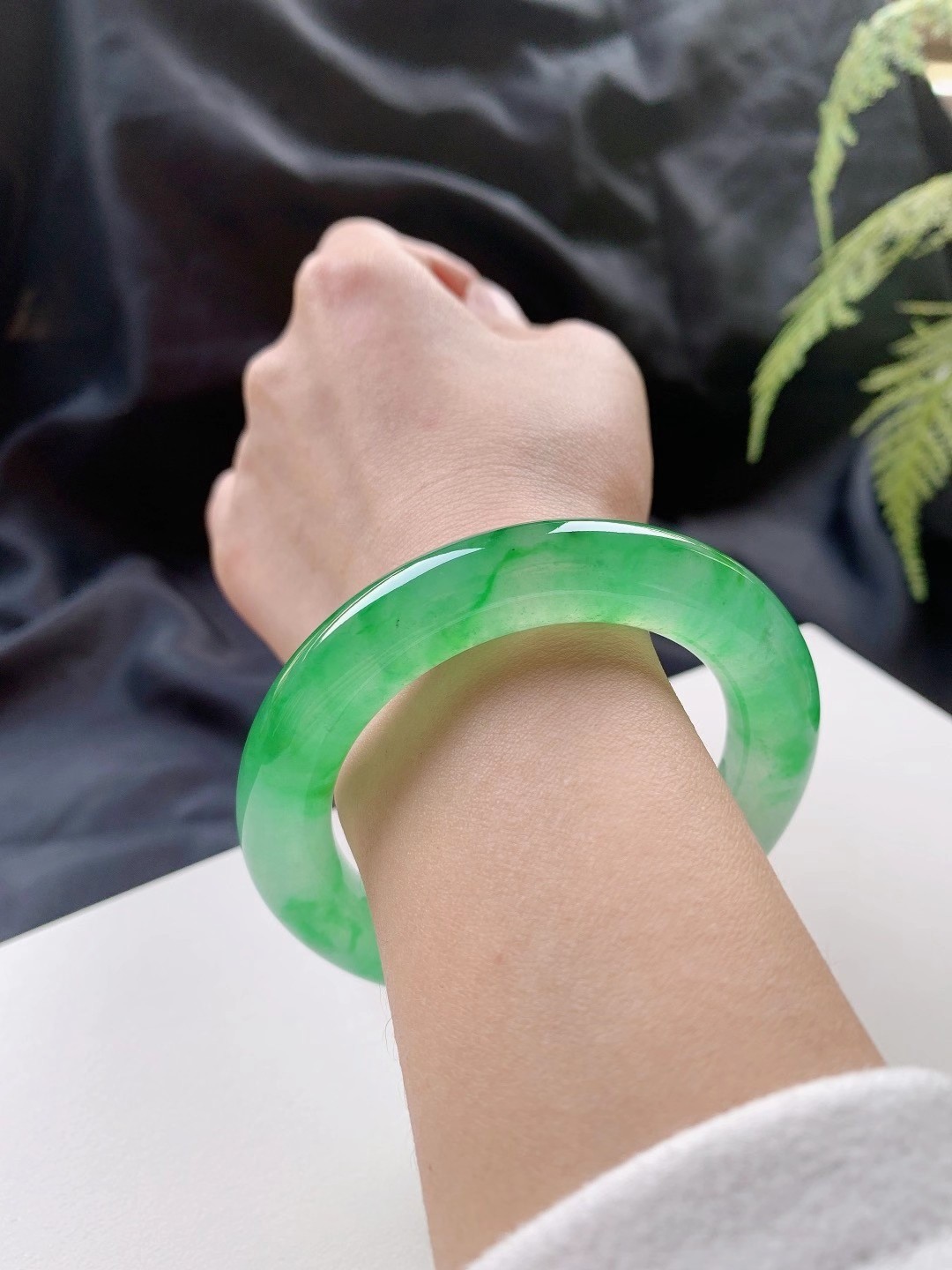 Looduslik Birma A-tüüpi jadeiidist käevõru jadeist käevõru_voghion.com