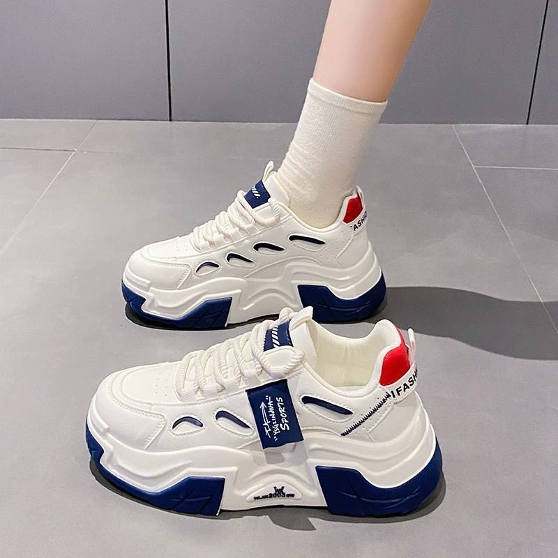 Обувь папы с толстой подошвой 2024 новая весенняя взрывная маленькая белая обувь женская повседневная одиночная обувь спортивная плоская женская обувь