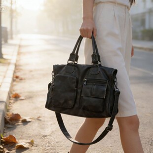 Handheld capacious shoulder bag, genuine leather
