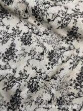 2024年爆款水墨画小梅花肌理国风全涤色织提花布面料现货厂家直销