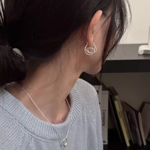 新款不规则缠绕线条耳环女韩版简约设计耳饰百搭时尚耳圈流行饰品