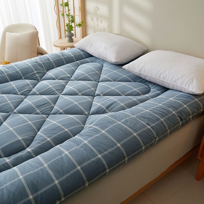 파란색과 회색의 큰 격자