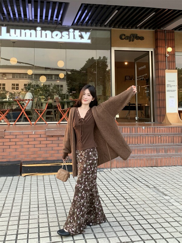 慵懒风韩版宽松毛衣女装新款纯欲气质收腰V领上衣碎花半身裙套装|undefined