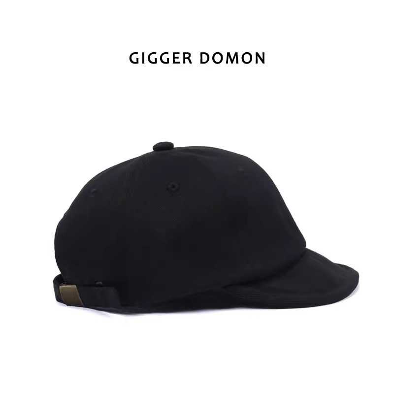 日本のファッションブランドの短いつばの舌の帽子の黒色の復古のひさしの帽子の個性の工装のひさしのアヒルの舌の帽子の野球の帽子