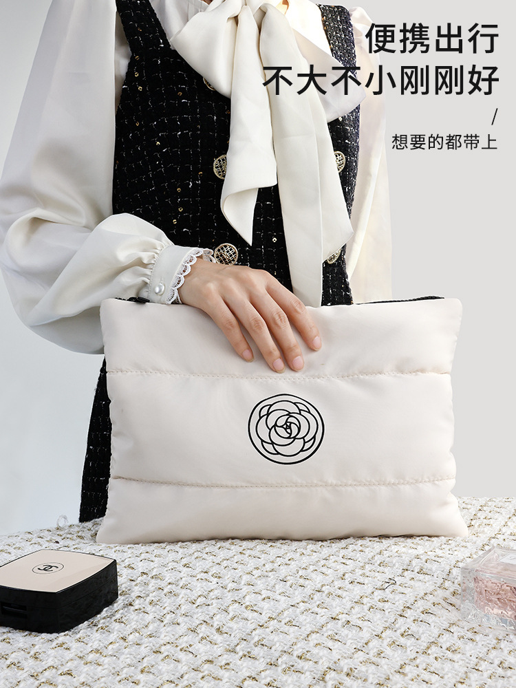 Nueva Camelia pequeña fragancia de mano bolsa de cosméticos de gran capacidad de alto aspecto portátil bolsa de viaje bolsa de lavado