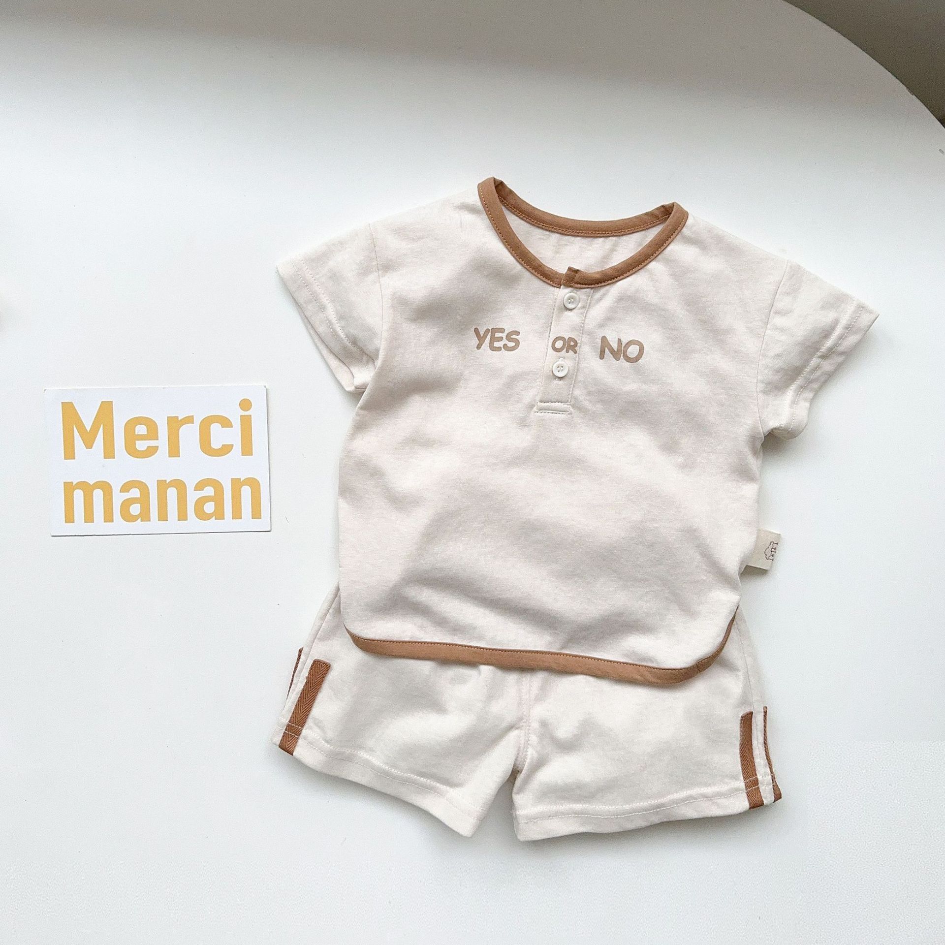 Verano 1-3 años tesoro masculino versión coreana estilo ins nuevo bebé ropa para niños letras pantalones cortos casuales de manga corta traje de dos piezas