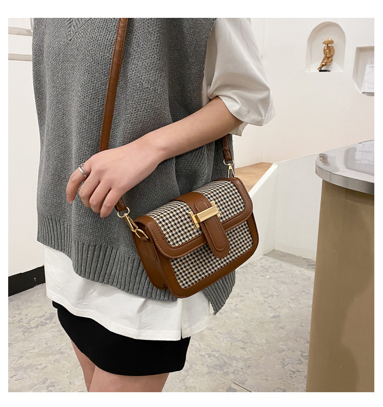 Fashion One-shoulder Messenger Small Square Bag display picture 19