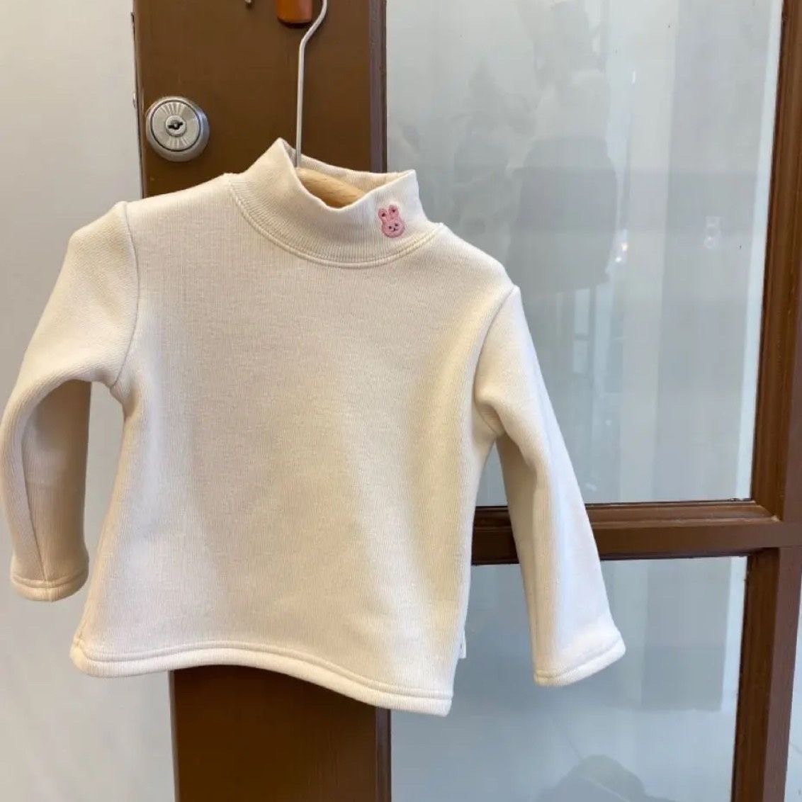 Diseño universal con bordado para niñas otoño y invierno para niños coreanos nuevo terciero grueso una camisa de conejo de terciero