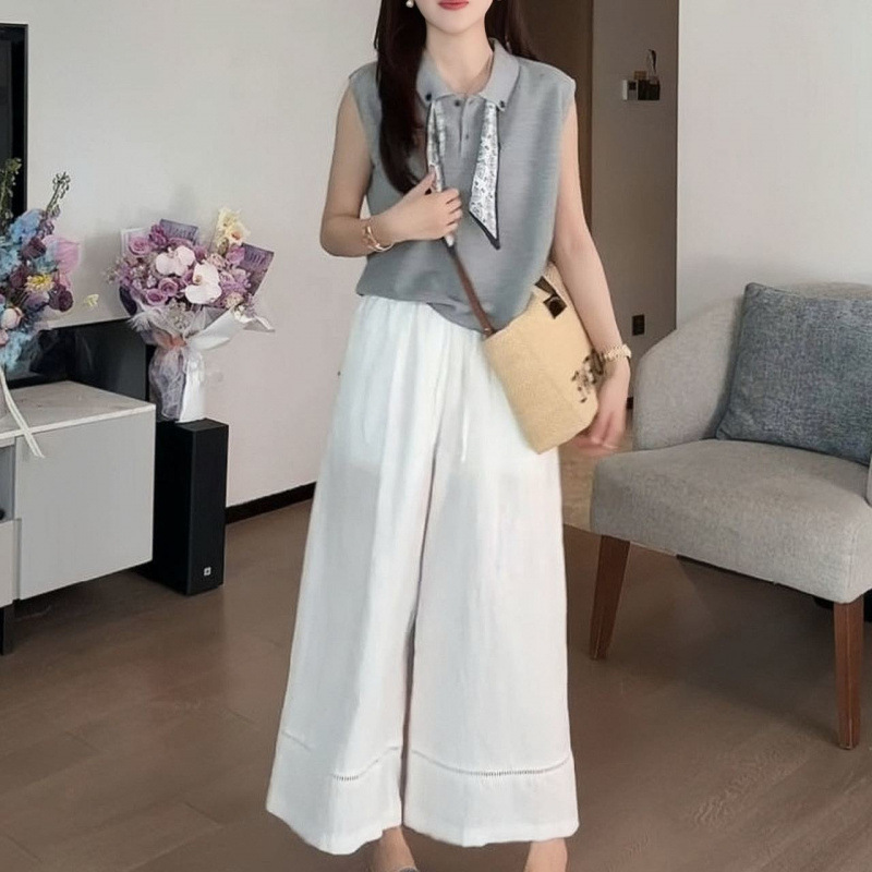 그레이 탑 + 화이트 나인포인트 팬츠 (실크 스카프 포함) 슈트가 먼저 배송됩니다