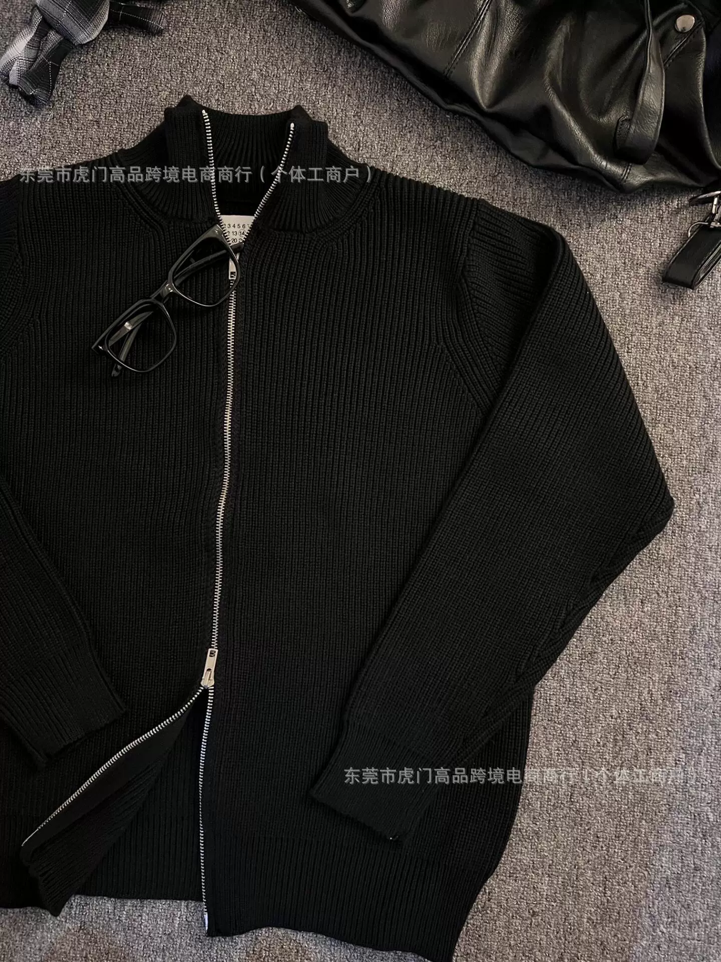 Пуховый кардиган с высоким воротником в стиле Margiela с молнией и теплый жакет MM6