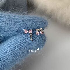 蝶变 超嗲可爱樱桃蝴蝶结耳钉女小众百搭甜酷钛钢叠戴耳骨耳蜗钉