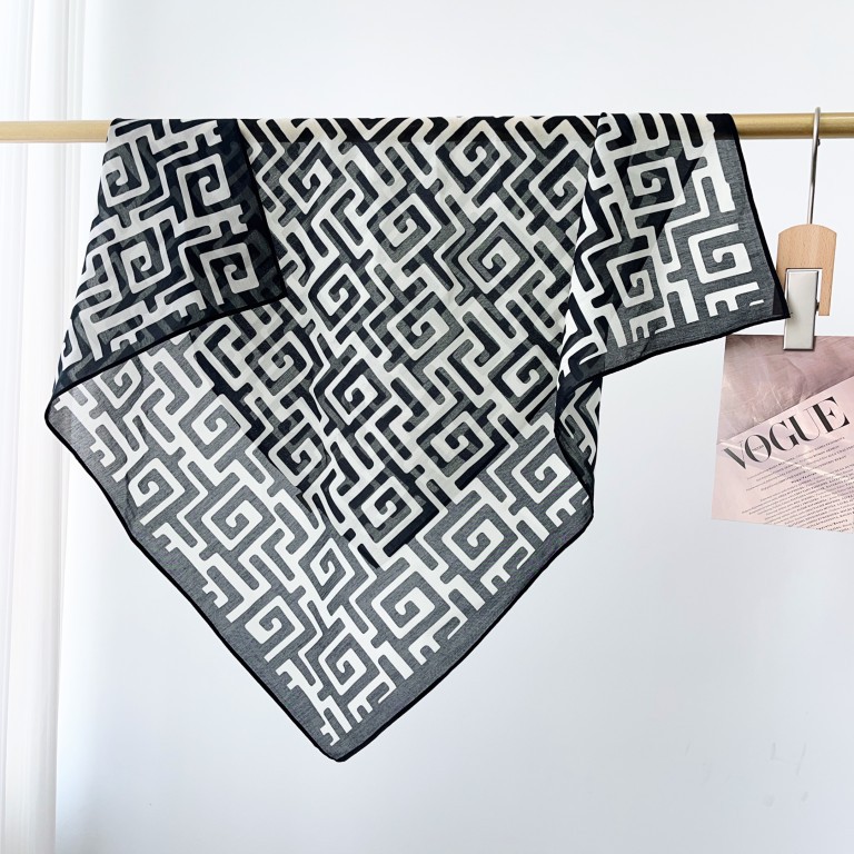 Pañuelo de seda con letras de laberinto de todo fósforo de moda coreana "Silk" para mujer, bufanda transpirable delgada de primavera y verano, pañuelo de protección solar