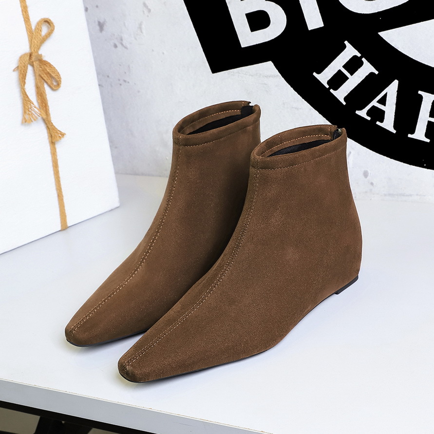 Koreanische Wildleder Stiefeletten Mit Verstecktem Absatz_voghion.com