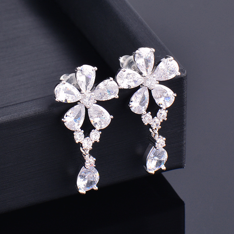 Fashion Flower Copper Plating Inlay Rhinestones Drop Earrings 1 Pair