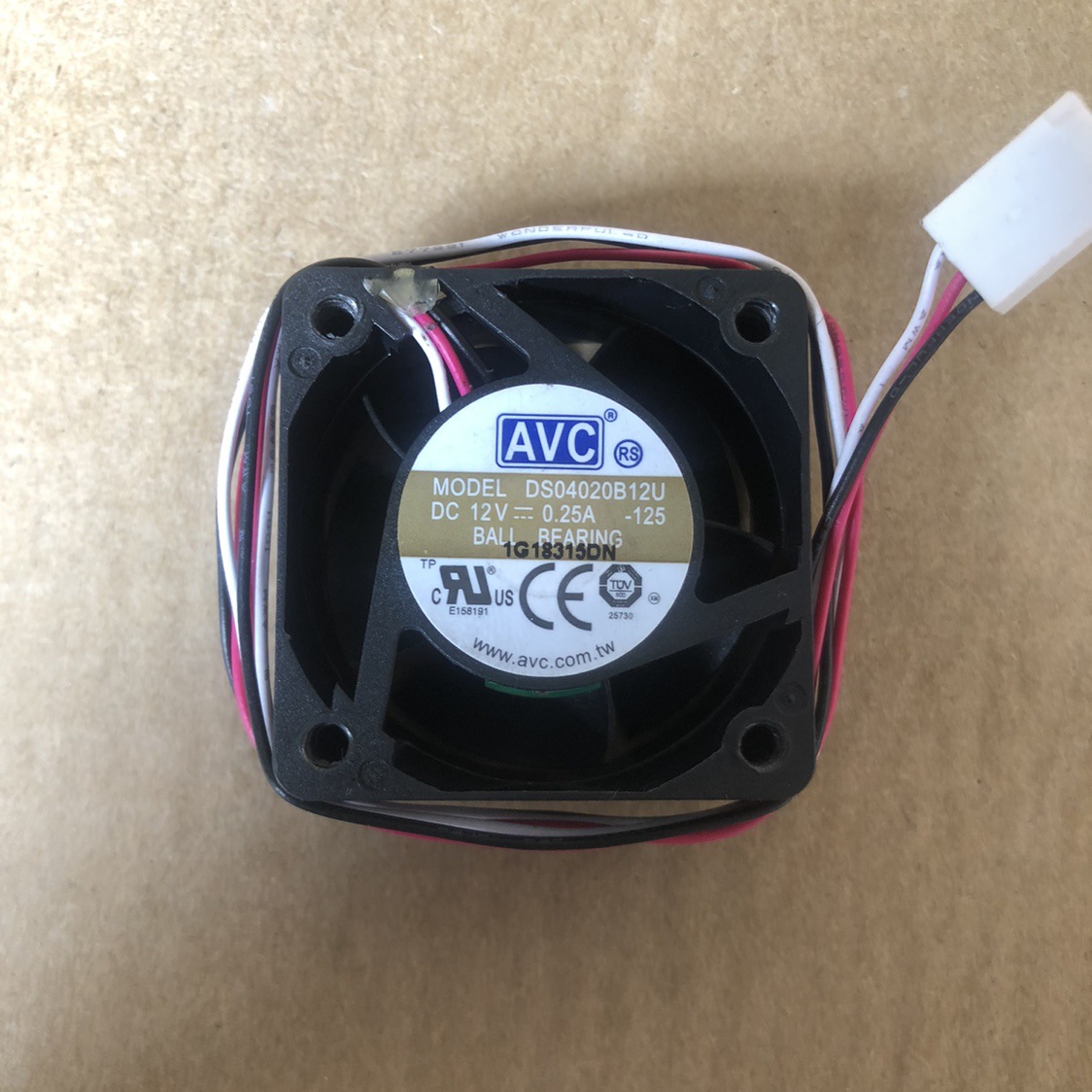 原装AVC DS04020B12U-125双滚珠 12V 0.25A 4x4x2CM 散热风扇风机