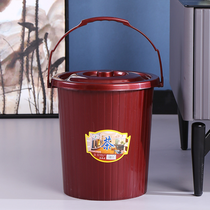 Manufacturer supplies thickened plastic tea buckets, round tea buckets with lids and filter layers, large-capacity tea trash cans