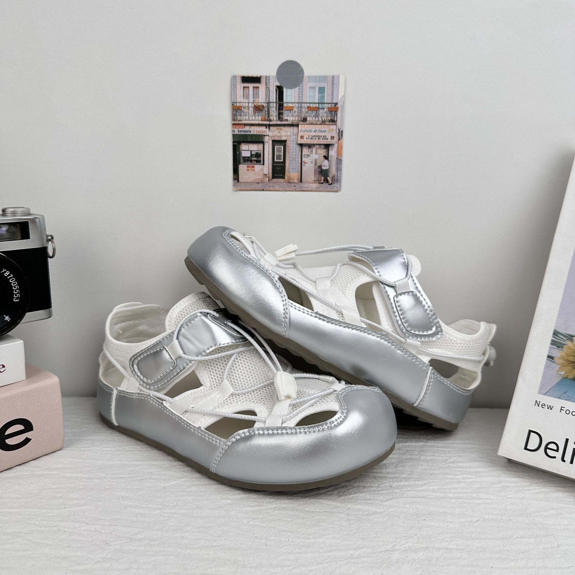 Yuanbo zapatos blancos zapatos de skate para mujeres 2025 nuevas sandalias deportivas de verano delgadas sandalias deportivas zapatos casuales