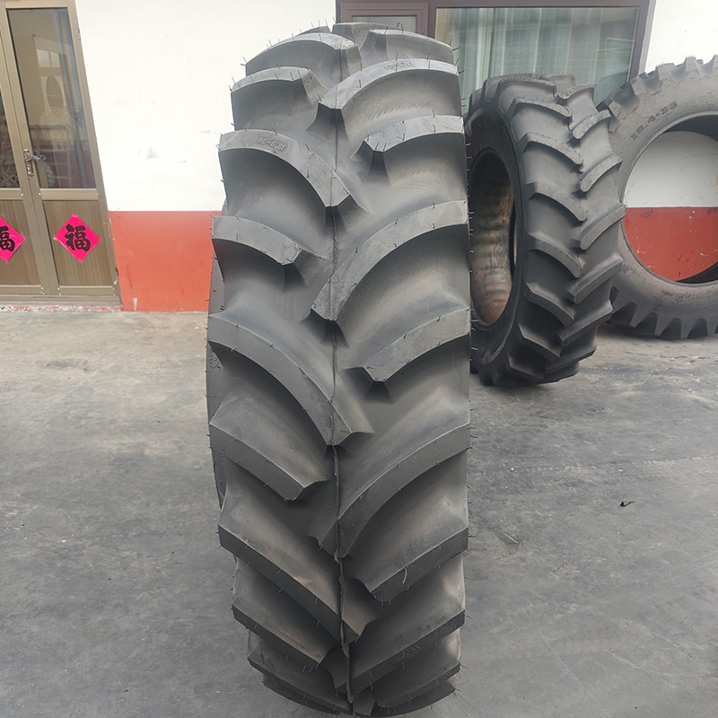 18.4R34拖拉机轮胎 16.9-R34拖拉机加密人字花纹农业轮胎