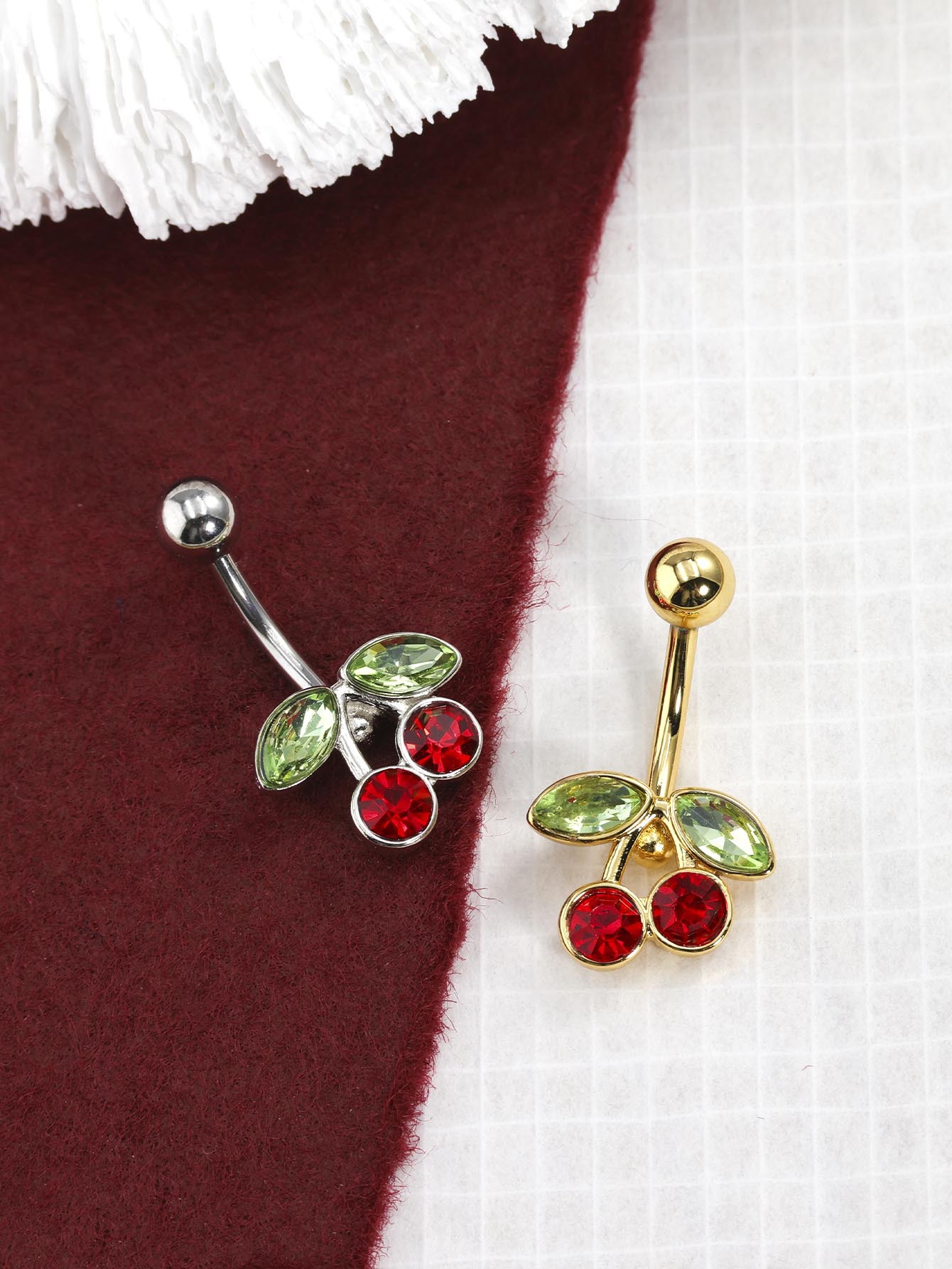 Piercing nombril cerise rouge style punk avec strass_voghion.com
