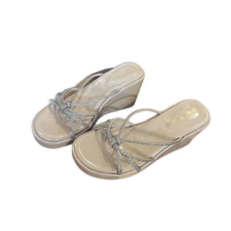 Explosión de pendiente con zapatillas de una sola línea para mujeres 2026 verano nuevo aumento de altura con falda de diamante zapatillas para mujeres