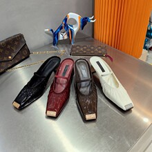 �W��վGŮЬ26���r�з���ܛ�ް�ţ��Ƥ���^һ�֎��ָ߸����^��Ь