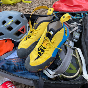 Rock Planet Black Stone Climbing Shoes Indoor and Outdoor Special Climbing Shoes for Adults and Children Obsidiam