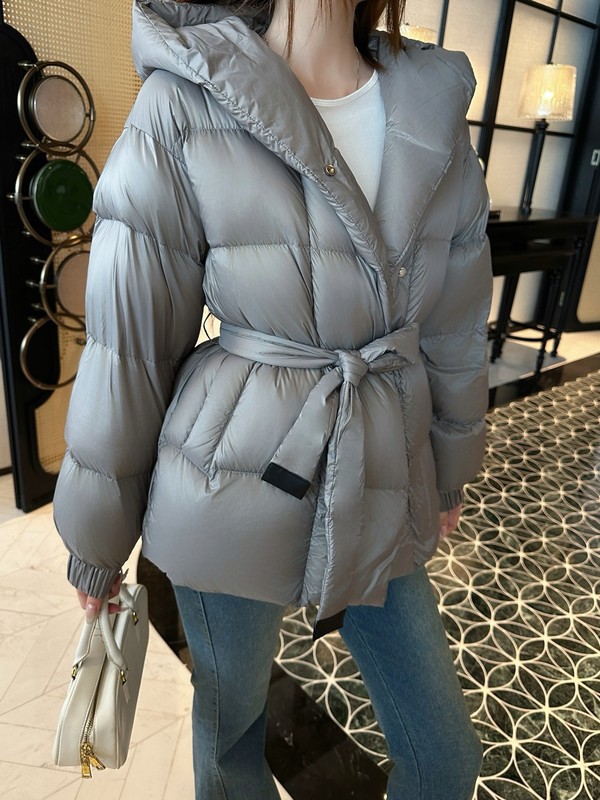 南油女装2025年秋冬Max*新款浴袍款鹅绒服腰间系带连帽羽绒服外套|undefined